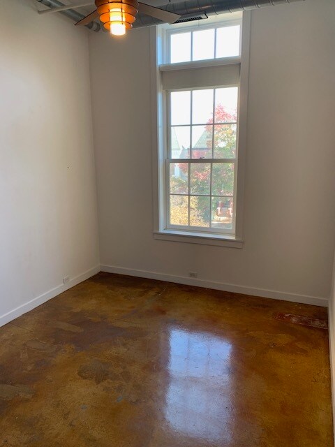 Building Photo - 440 12th St NE