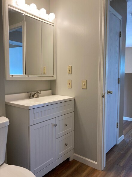 Building Photo - 1293 Redpine Way