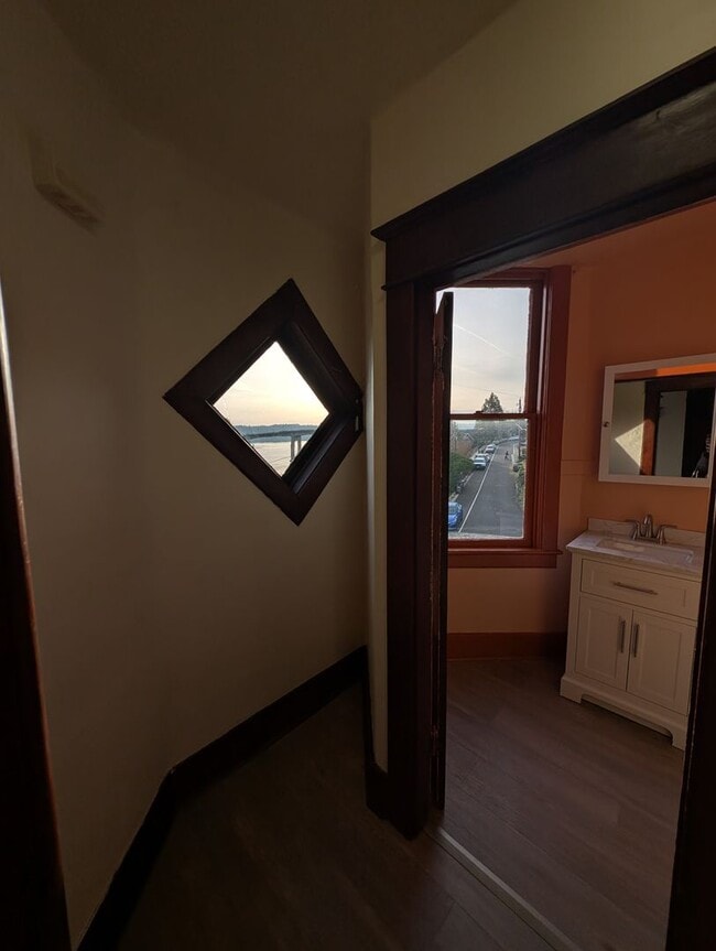 Building Photo - 11thStPl114(1-4)