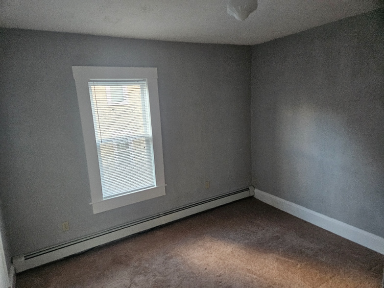 Building Photo - 60 Cottage St