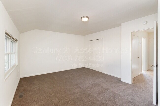 Building Photo - 3822 Keller Ave