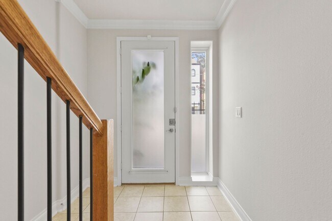 Building Photo - Luxury & Location: Spacious Home Minutes f...