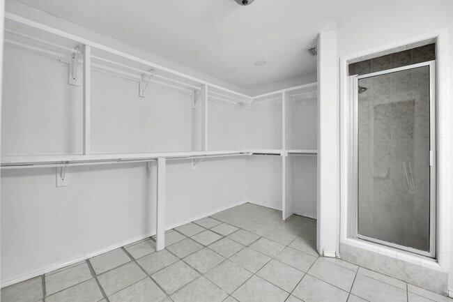 Building Photo - 5221 Tallow Ct