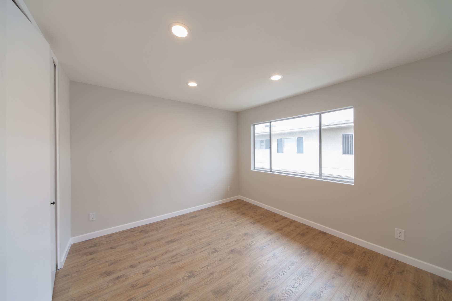 Building Photo - 5278 Lindley Ave