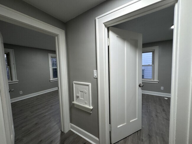 Building Photo - 11104 Lincoln Ave