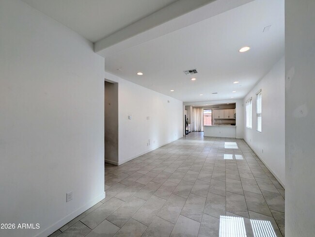 Building Photo - 9509 W Sells Dr