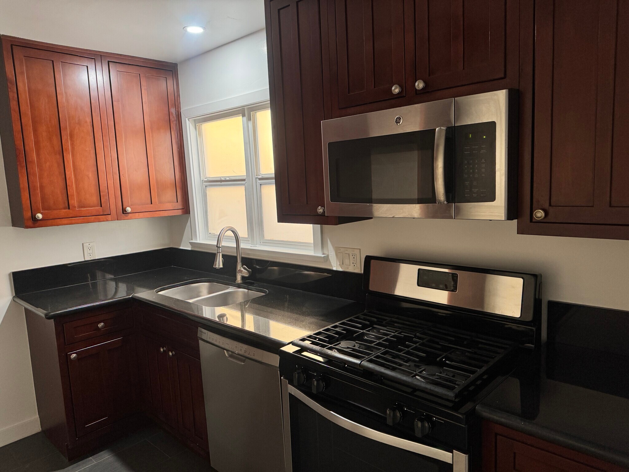 Building Photo - 4637 Marine Ave
