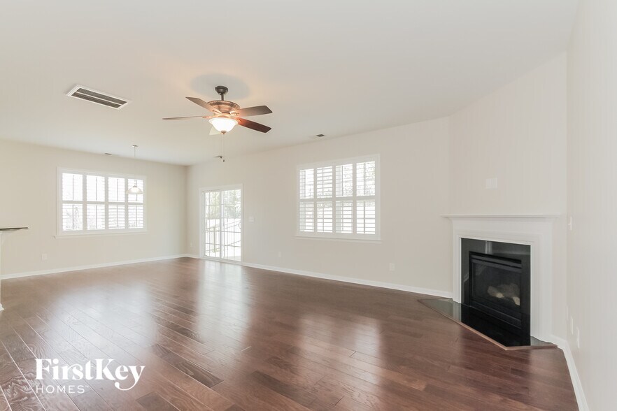 Building Photo - 1057 McLaren Drive