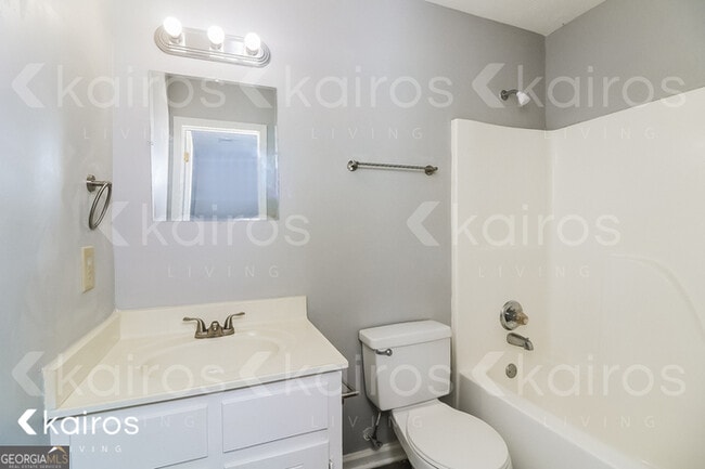 Building Photo - 300 Beaver Pointe Dr