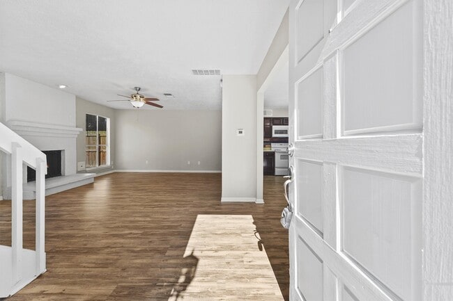 Building Photo - 16723 Quiet Trail Dr