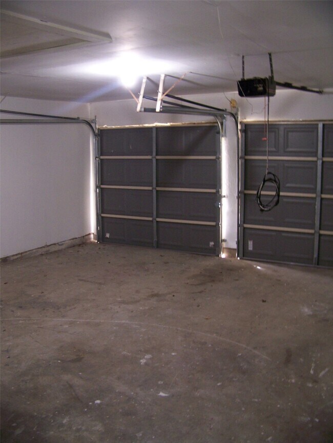 Building Photo - 4742 Tain Dr