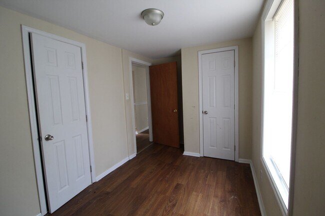 Building Photo - Private Home on 3 acres available now!