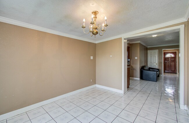 Building Photo - 2508 Grape Ln