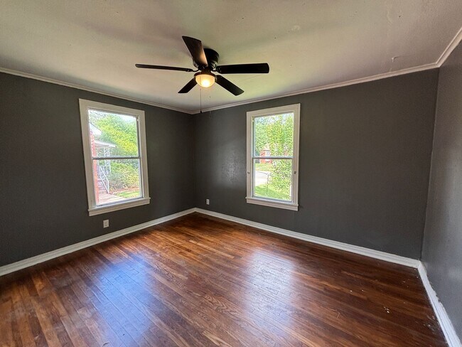 Building Photo - GREAT STARTER HOME IN THE HEART OF BOSSIER