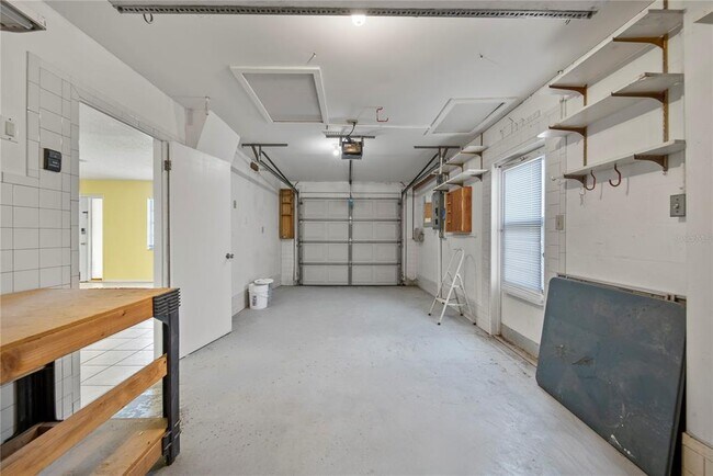 Building Photo - 8247 Saybrook Dr