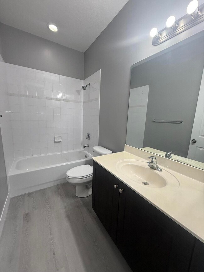 Building Photo - 2851 Prospect Rd