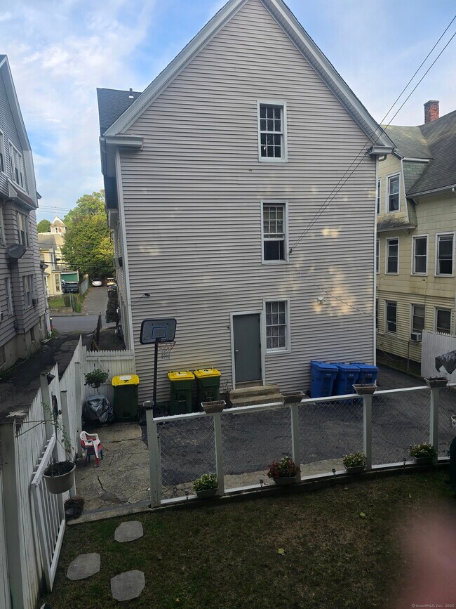 Building Photo - 19 Waterville St
