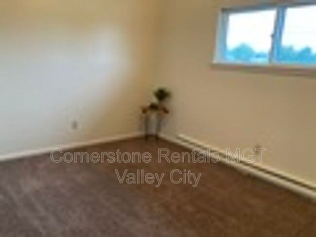 Building Photo - 807 3rd St SW