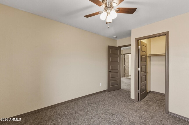 Building Photo - 7422 S 28th Pl
