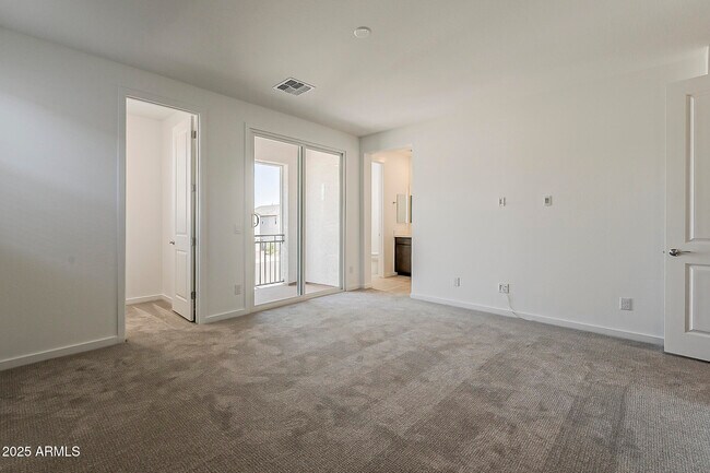 Building Photo - 2434 W Rowel Rd