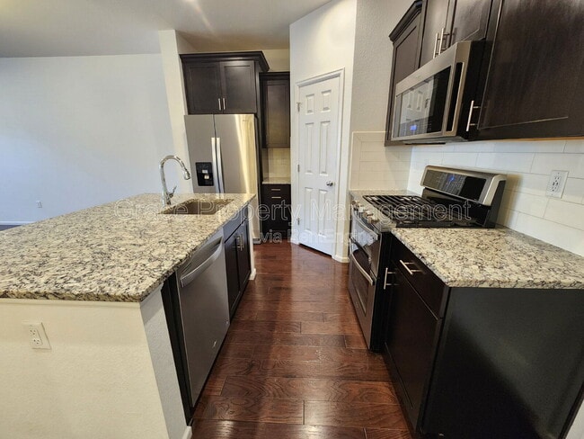 Building Photo - 221 Jackson Dr