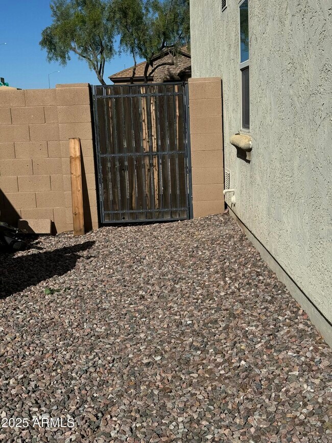 Building Photo - 11009 E Sutter Ave