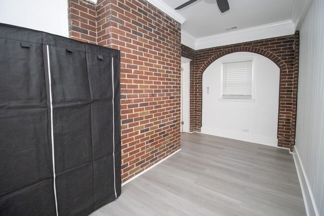 Building Photo - Renovated Historic Columbia Gem: 3-Bed, 2-Bath Home with Modern Updates ~ JUST REDUCED!