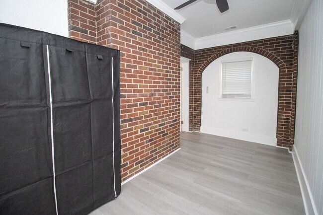 Building Photo - Renovated Historic Columbia Gem: 3-Bed, 2-Bath Home with Modern Updates, Walking Distance to Bull...