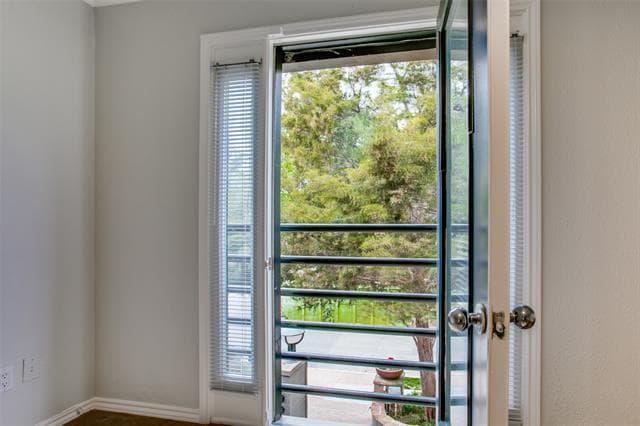 Building Photo - 4414 Buena Vista St