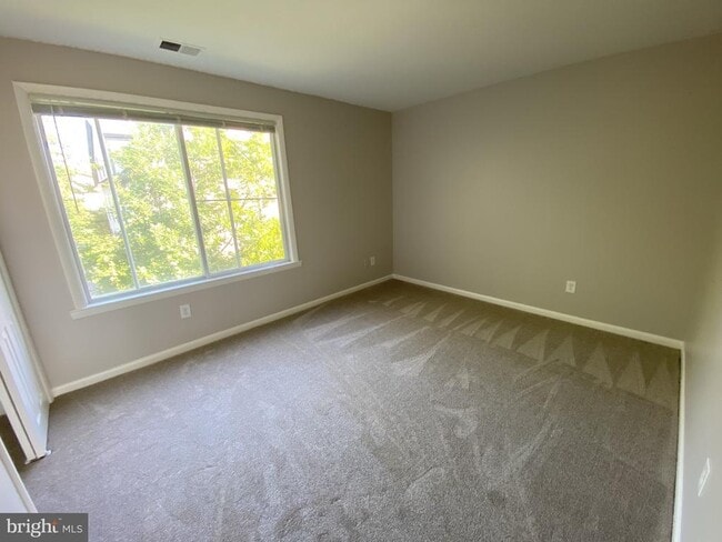 Building Photo - 1712 12th St S