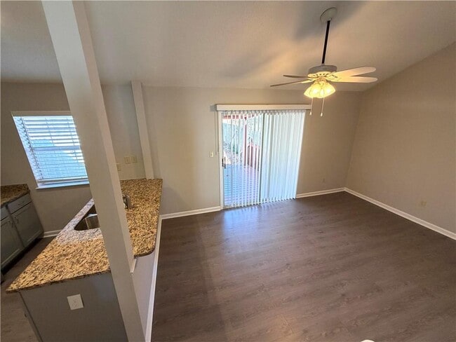 Building Photo - 1921 Cheatham Woods Dr SW