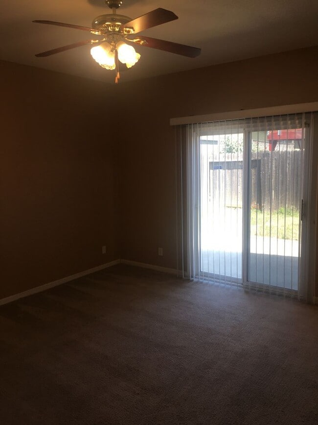 Building Photo - Move-In Special: 1/2 Off First Months Rent