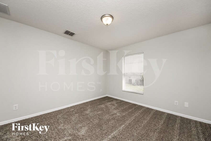 Building Photo - 381 Maudehelen St