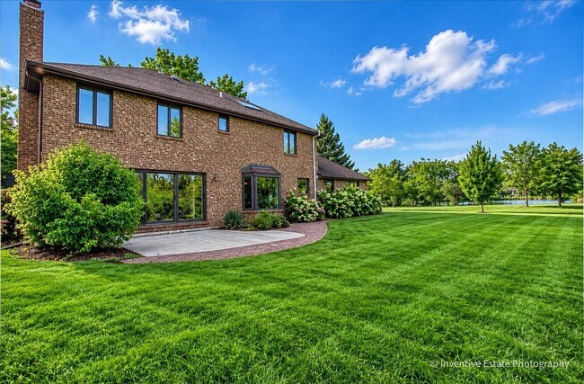 Building Photo - 6201 Sleepy Hollow Ln