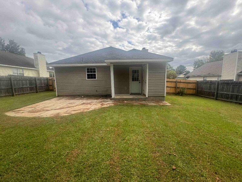 Building Photo - 210 Chadwyck Cir