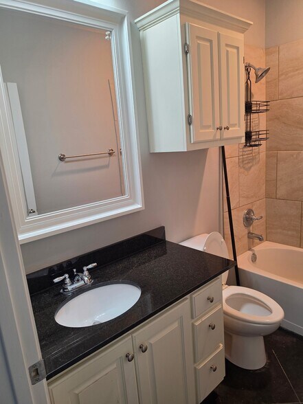 Building Photo - 607 Lochridge St