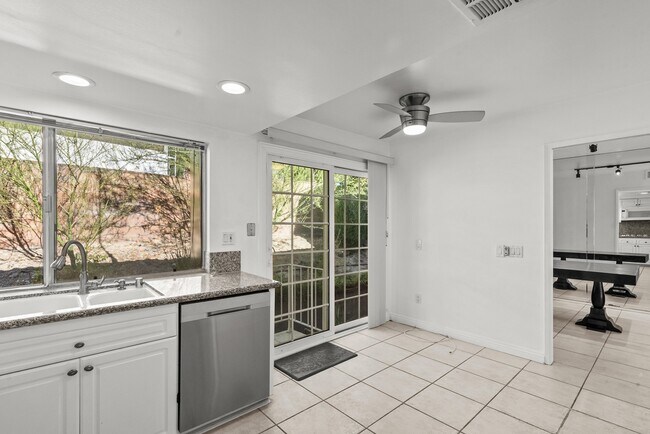 Building Photo - 5010 Balfour Ln