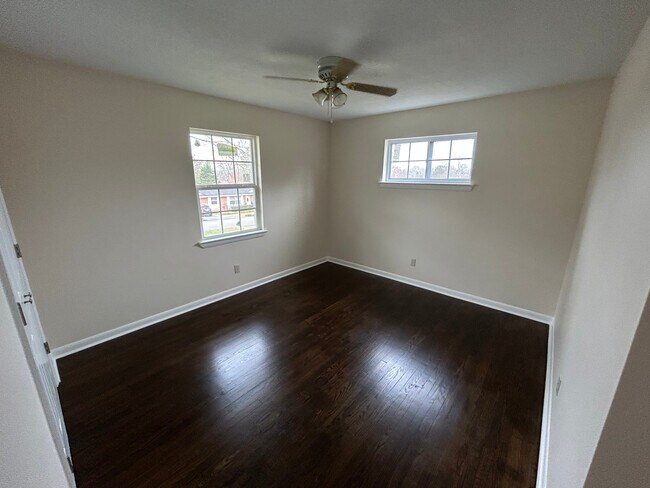 Building Photo - 2910 Vista Dr NW