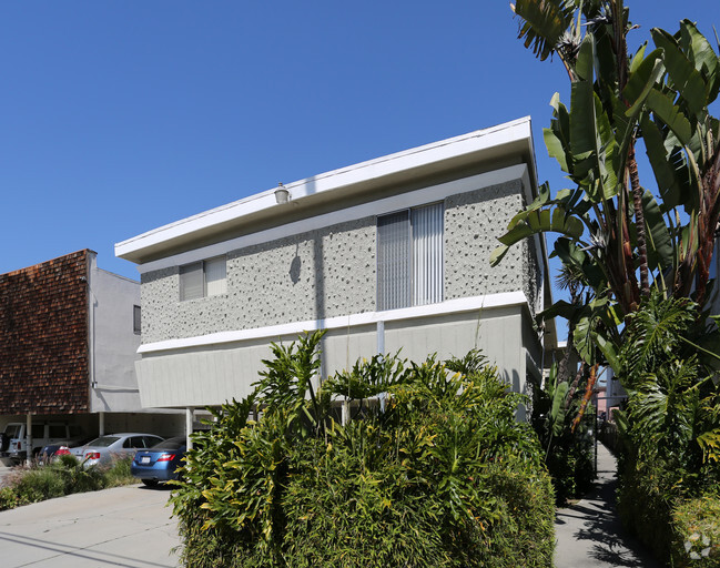 Building Photo - 12101 Pacific Ave