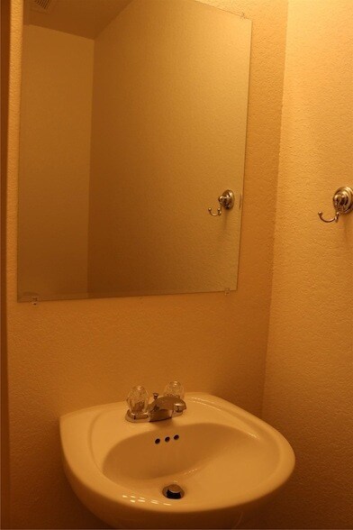 Building Photo - 10535 Mills Rd