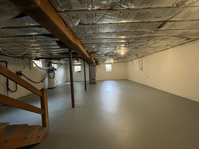 Building Photo - 156 Hilldale Ln
