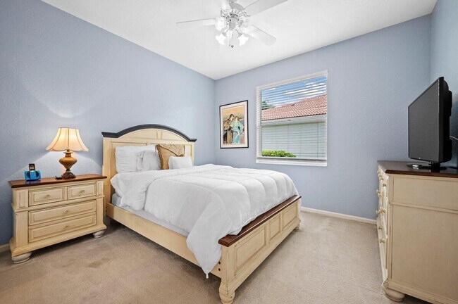 Building Photo - 11727 Paradise Cove Ln