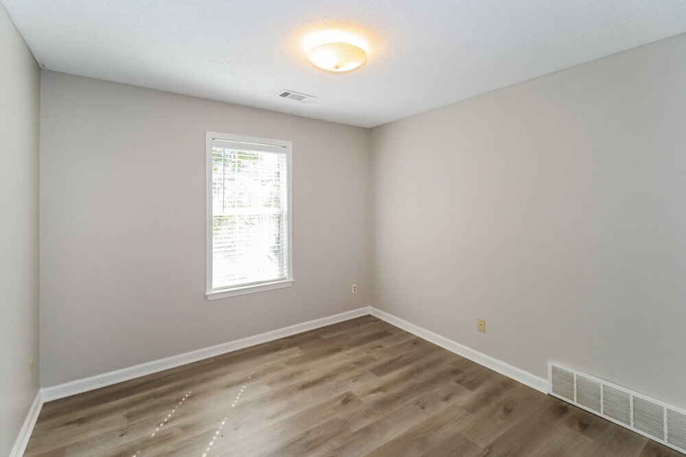 Building Photo - 8692 Overcup Oaks Dr