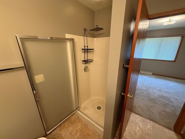 Building Photo - 514 Pheasant Dr