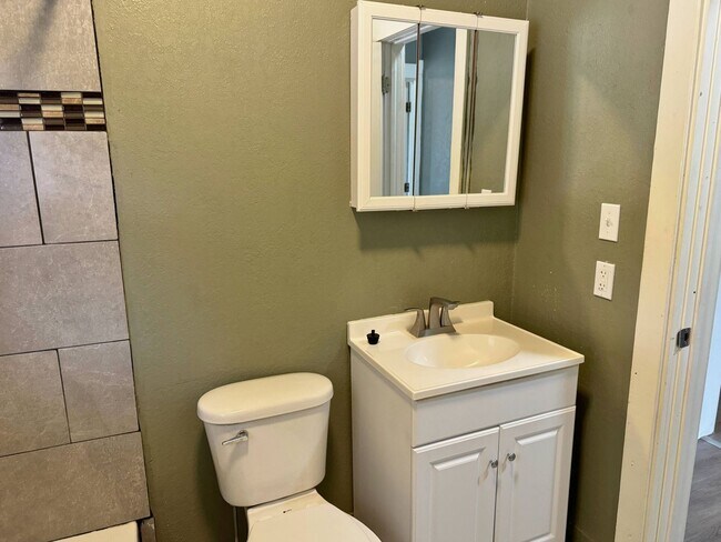 Building Photo - Affordable 3 Bedroom, 1 Bathroom Home In WF!
