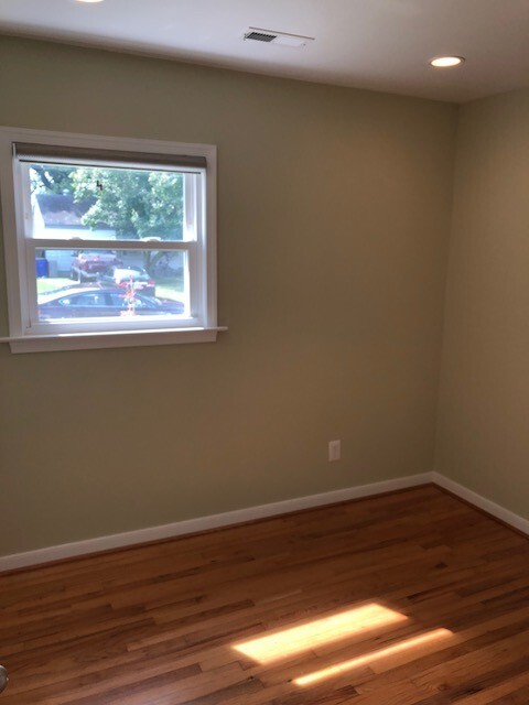 Building Photo - LARRYMORE ACRES