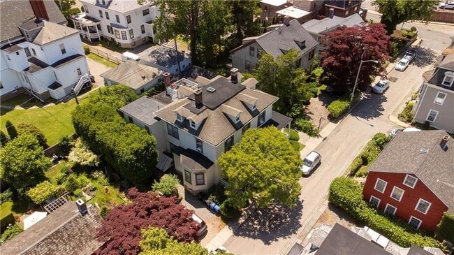 Building Photo - 9 Whitfield Pl