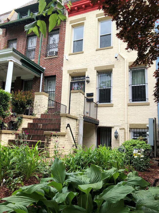 Building Photo - 3461 Holmead Pl NW