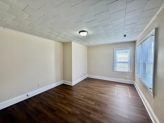 Building Photo - Three bedroom, 1 bath house in Graham