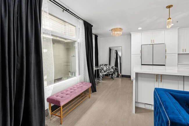 Building Photo - Stunning & fully upgraded 1BR/1BA residence in the heart of Little Italy